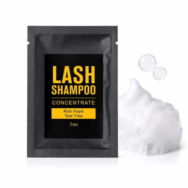Lash Shampoo Concentrate – Refill Sachet  Πρακτικό φακελάκι αναπλήρωσης lash shampoo σε συμπυκνωμένη μορφή. Απλώς αναμειγνύεται με νερό και ξαναγεμίζετε εύκολα το δοχείο αφρού σας, δημιουργώντας πλούσιο και απαλό foam καθαρισμού για φυσικές βλεφαρίδες και lash extensions.  ✔ Refill concentrate sachet ✔ Δημιουργεί rich foam αφρό ✔ Tear free formula ✔ Ιδανικό για καθημερινό καθαρισμό βλεφαρίδων ✔ Οικονομική και πρακτική λύση επαναγέμισης  Καθαρίζει αποτελεσματικά υπολείμματα, λιπαρότητα και makeup, βοηθώντας στη σωστή υγιεινή και καλύτερη διατήρηση των extensions ✨